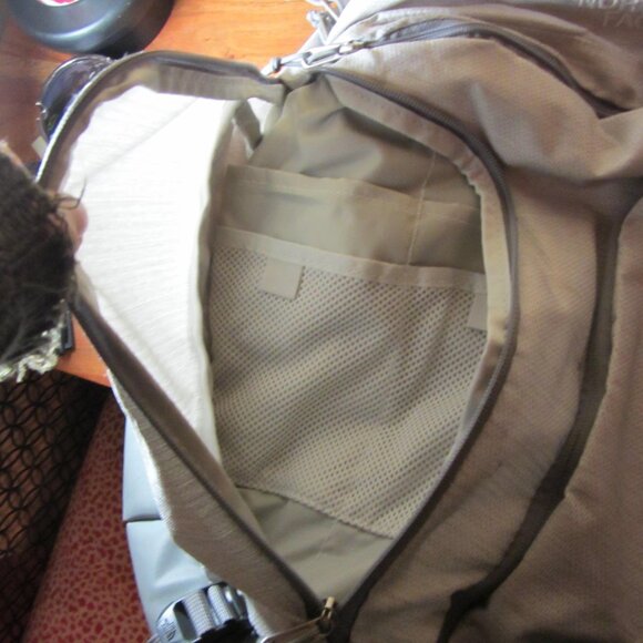 North Face surge grey back pack EUC very clean TNF White Metallic (W4271)